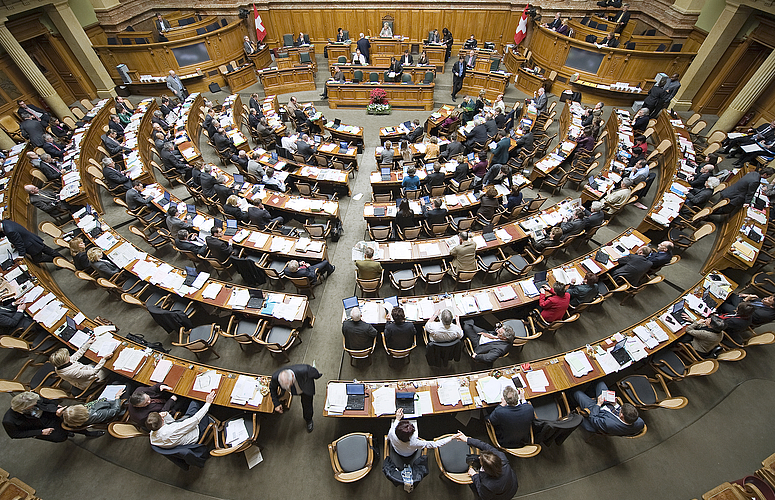 Nationalratssaal Session gefuellt